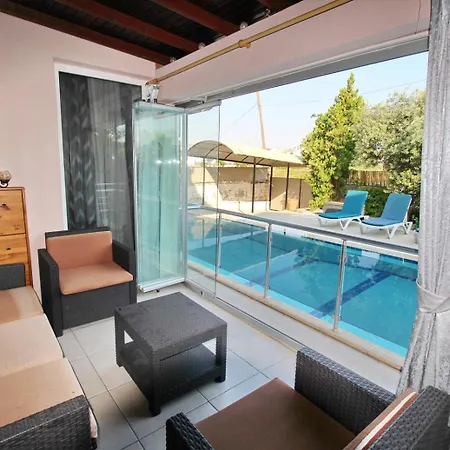 וילה Lisa, 4 Bedroom, Private Pool , Calis Area