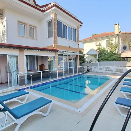 Lisa, 4 Bedroom, Private Pool , Calis Area וילה פאטהיה